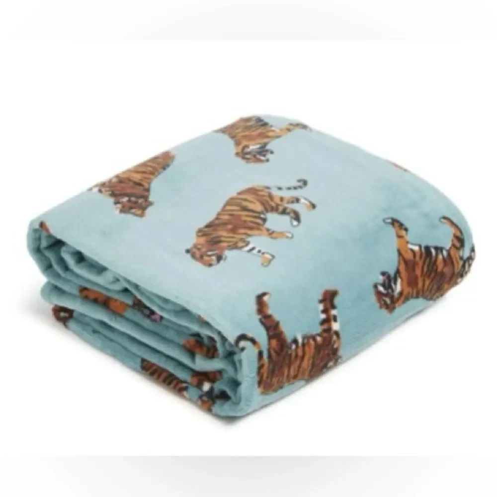 VERA BRADLEY Teal Bali Tigers Essential Throw Blanket in Fleece